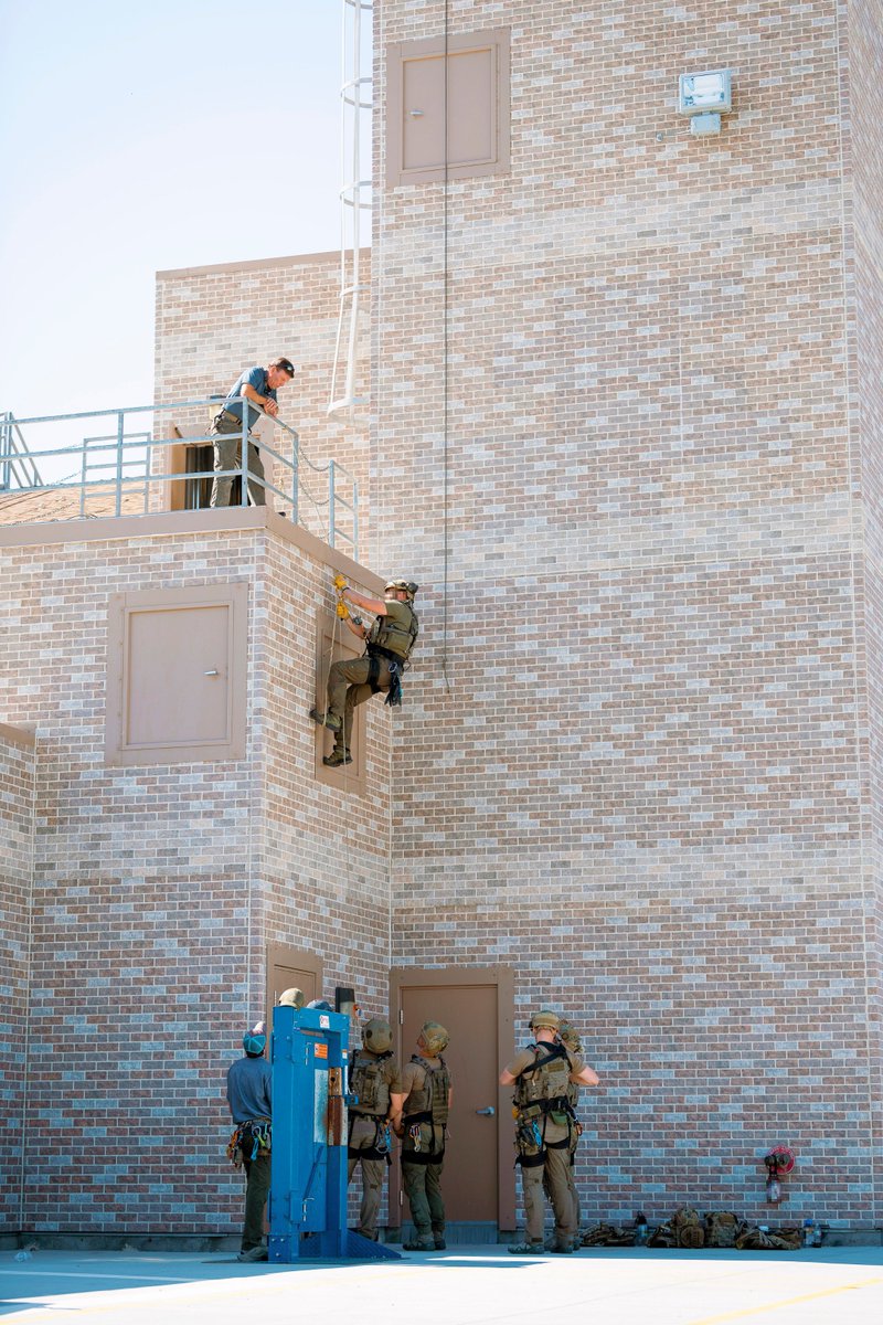 RescueCraft's tweet photo. Students of the TRAC practice ascending 7.5mm Phantom® Aramid Rope using both traditional and 3:1 techniques.
#rescue #rescuetraining #roperescue #roperescuetraining #ropeaccess #ascending #ropeascent #phantomrope #technicalrescue #highanglerescue #rescuecraft https://t.co/5JwjCJizkE