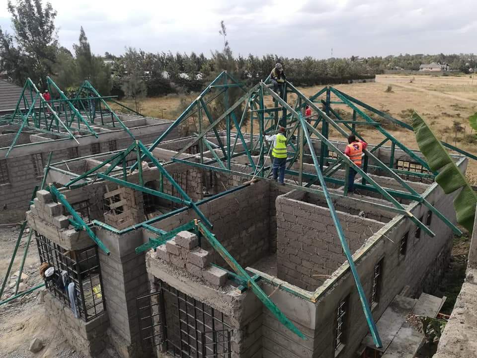 Mutaikp's tweet image. Olive Court Kitengela  phase 2 #RealTimeProgress 
3 bed Bungalows
On 1/8 of an Acre 
Gated community of 16 units 
Borehole 
Fully fenced and landscaped 
Asking 8.5m 

Phase handover is in December 2018

Call 0722533620