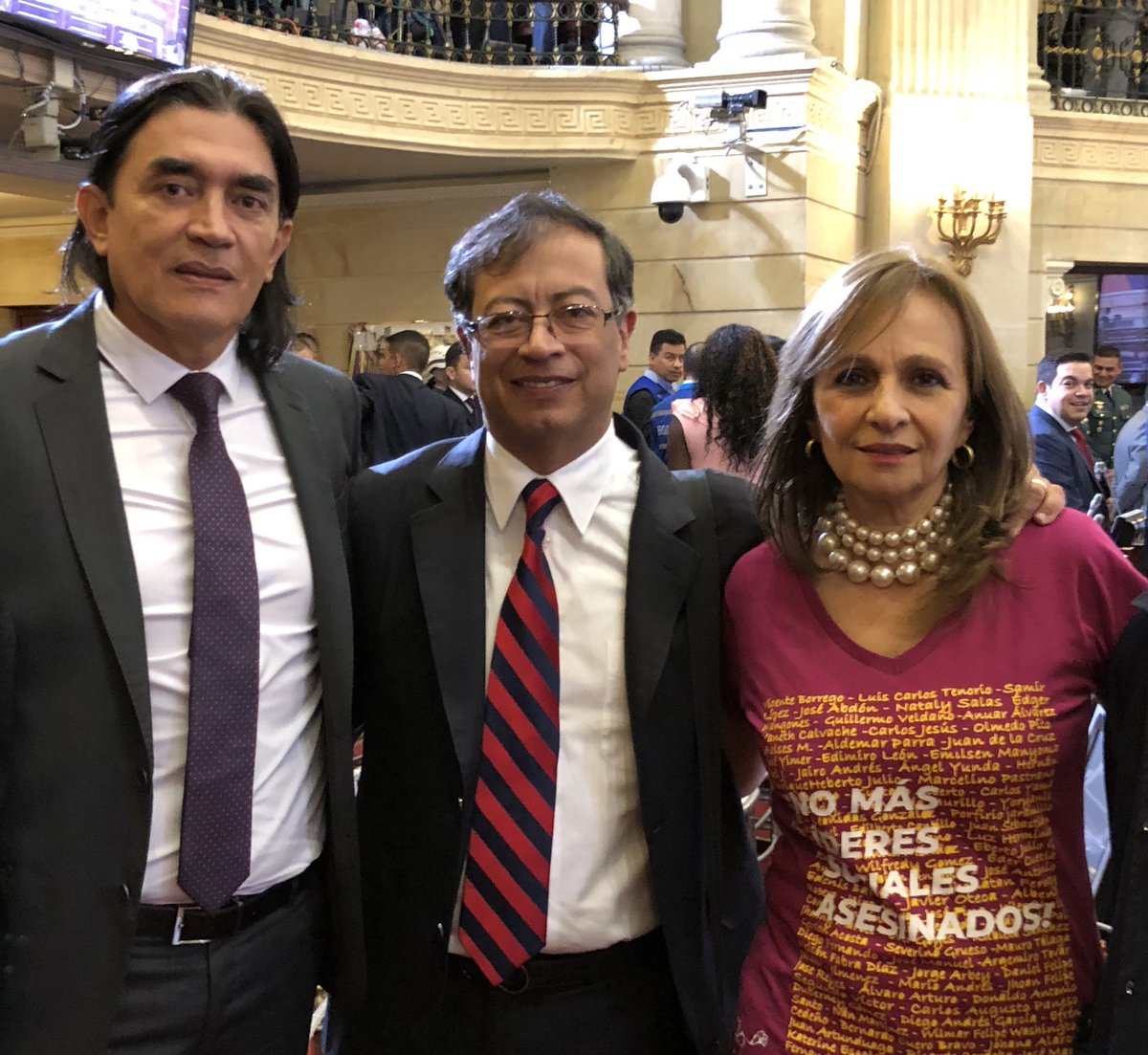 GustavoBolivar's tweet photo. Listos en el Senado a trabajar por las causas prometidas:
Educación 
Primera infancia 
Defensa de la paz
Defensa de los recursos naturales 
Lucha contra la corrupción

No sabemos si podamos transformar a Col desde el Congreso pero algo sí haremos: ejercer la política con decencia https://t.co/7PAXDrh7Cb