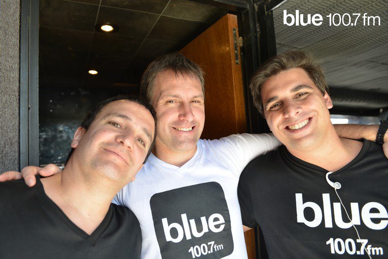 mariano_almada's tweet photo. Lindos recuerdos encontré del #RecordBlue en 2012 con @mono_ambiente: Santi Schefer, @guillepanizza y todo el equipo de @FmBlue1007 🎙️📟 https://t.co/8MEExVgkzk
