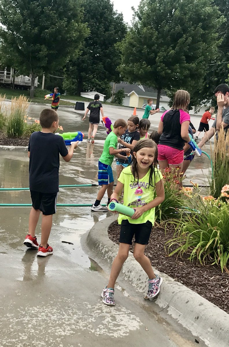 lourdesknights's tweet photo. A fun end to a great week of Totus Tuus. Thanks to the awesome teachers &amp; volunteers who spent their week helping our kids grow in their faith! 💙 https://t.co/O1YflAspfY