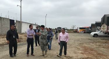 SENAE_Aduana's tweet image. #GestiónenFrontera | @candretta visitó las oficinas del Distrito de Huaquillas y la Base Operativa de Chacras donde conversó con funcionarios sobre propuestas para implementar mejoras en los  procesos administrativos y de control. #ControlEficiente