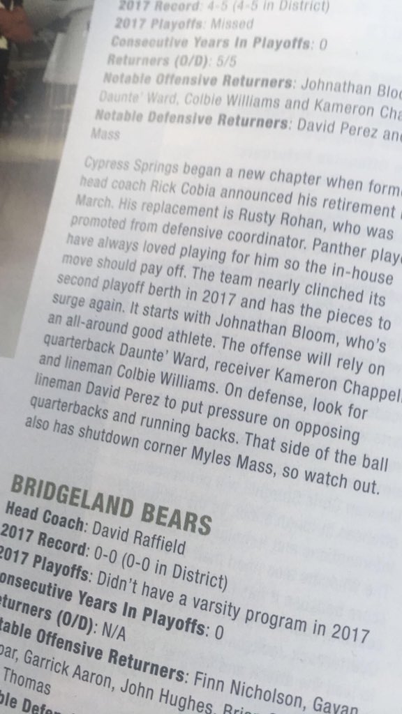 MylesMass's tweet photo. Go check out that new vype magazine🔥🔥🔥🔥 @vypehouston @CySpringsHS  @footwork_king1 https://t.co/qfoEUnd4X9