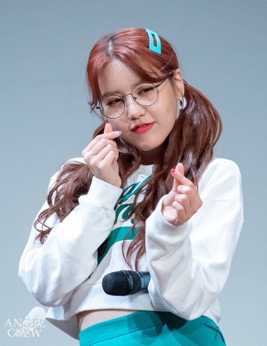 annsk0430's tweet photo. 2018.6.08
 AOA Bingle Bangle 팬 사인회
#AOA
#HYEJEONG
#혜정
#BingleBangle https://t.co/wZVpZLHW82