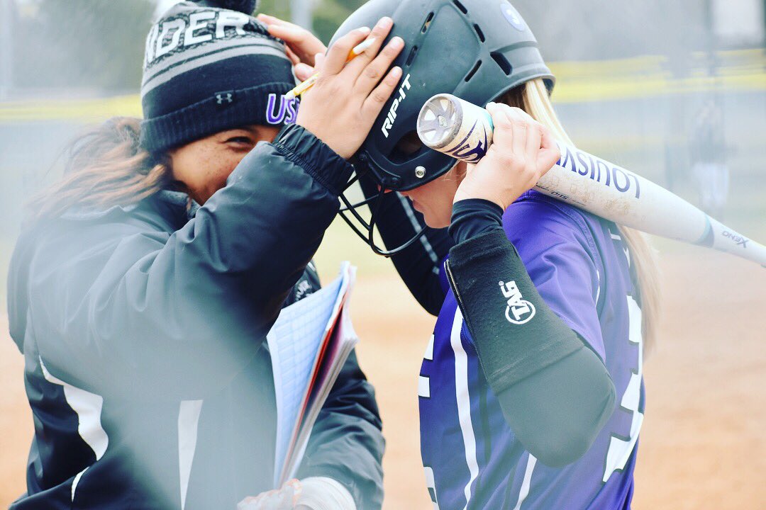 jragusi_'s tweet photo. Honestly missing this so much rn #coostrong #coosoftball https://t.co/Wo6b7hO82i