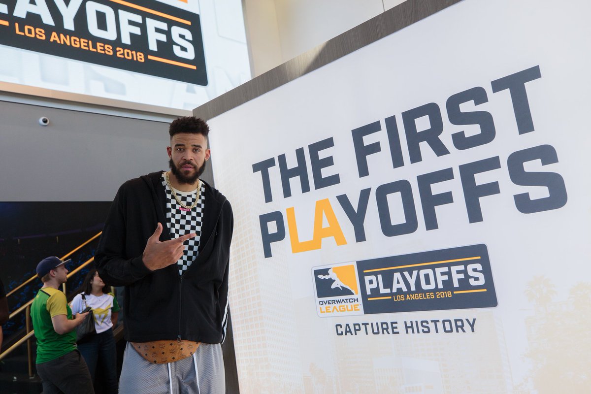 OW_Esports's tweet image. Today, we got a visit from @JaValeMcGee at the Arena! #OWL2018 #TheFirstPlayoffs

Confirmed: He's TALL.