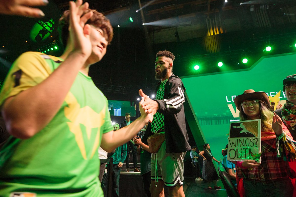 OW_Esports's tweet image. Today, we got a visit from @JaValeMcGee at the Arena! #OWL2018 #TheFirstPlayoffs

Confirmed: He's TALL.