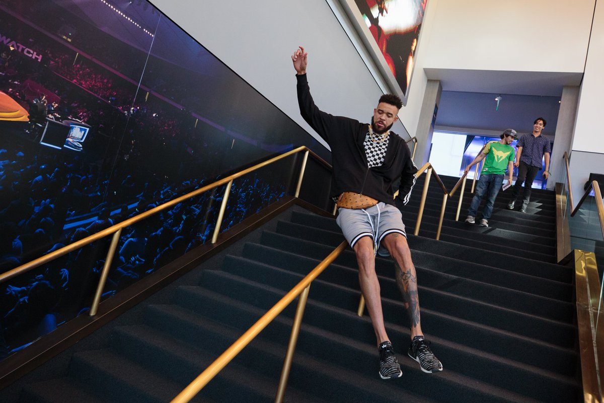 OW_Esports's tweet image. Today, we got a visit from @JaValeMcGee at the Arena! #OWL2018 #TheFirstPlayoffs

Confirmed: He's TALL.