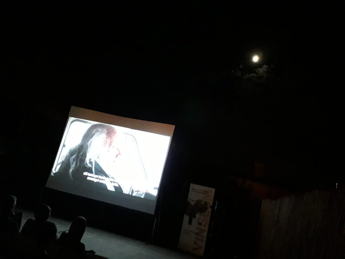 vinseum's tweet photo. I la lluna ha sortit de darrera el núvol i la impactant #Soury de Christophe Switzer ha tornat a projectar-se dins la nit de juliol de #MostalaFresca. Premi al millor treball de ficció de la secció Collita del #Most2017. Més #set de #Most2018 !!! #VilafrancaÉsCultura. https://t.co/VUdw4Ns76y