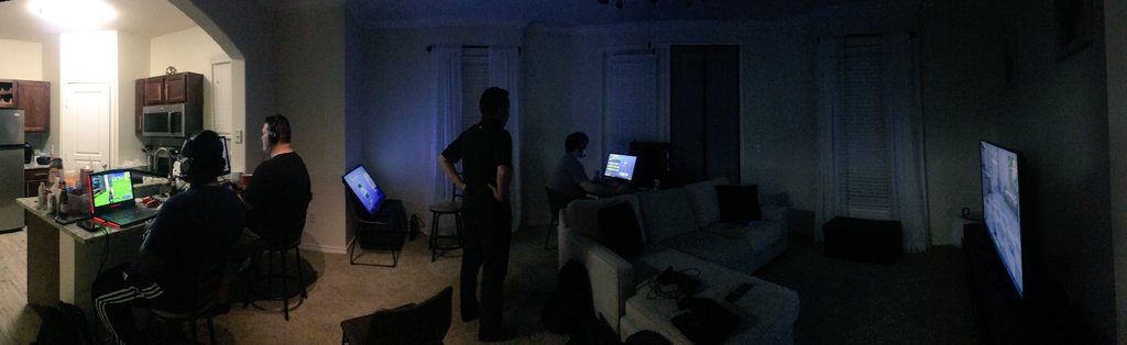 cpeeeezy's tweet photo. That one time we had a Fortnite party π #thatsetuptho https://t.co/lrvADUCM27