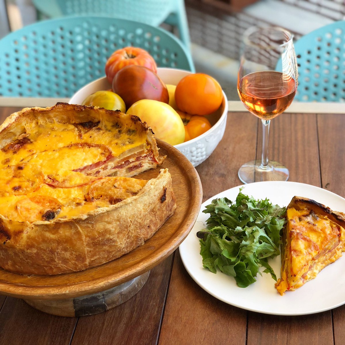 jennoblekelly's tweet photo. This week I met the Tomato Pie of my dreams! 🍅🙏 

(Which means I now have lunch pretty much planned through August. 😂) 

Outstanding, @HummingbirdRAL! 

#hummingbirdraleigh #tomatopie #springformpan did the trick #itsasouthernthing #summertomatoes https://t.co/BeiuRi6ZTU