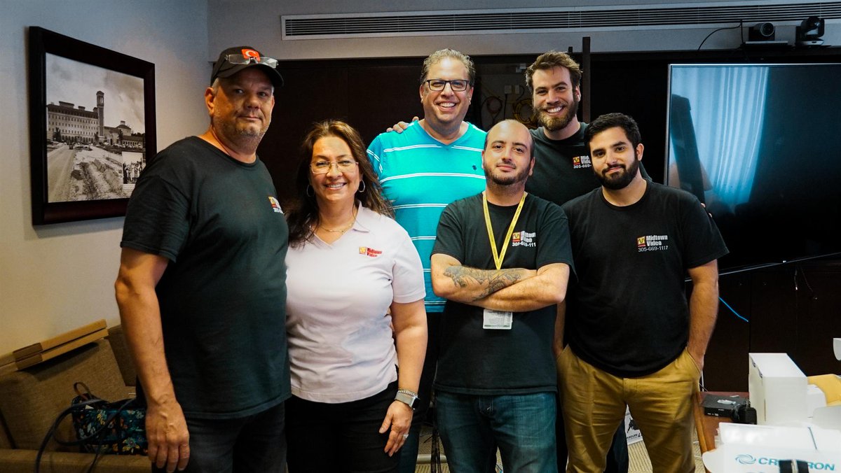 debbymidtown's tweet photo. Family Friday at BHSF!!! Video conferencing installation site visit.
From left to right: Jonathan Hill, Chari Hill, Fernando Iglesias, Robert Chirino, Derek Iglesias and Alex Guirola. https://t.co/OjVci55vF1