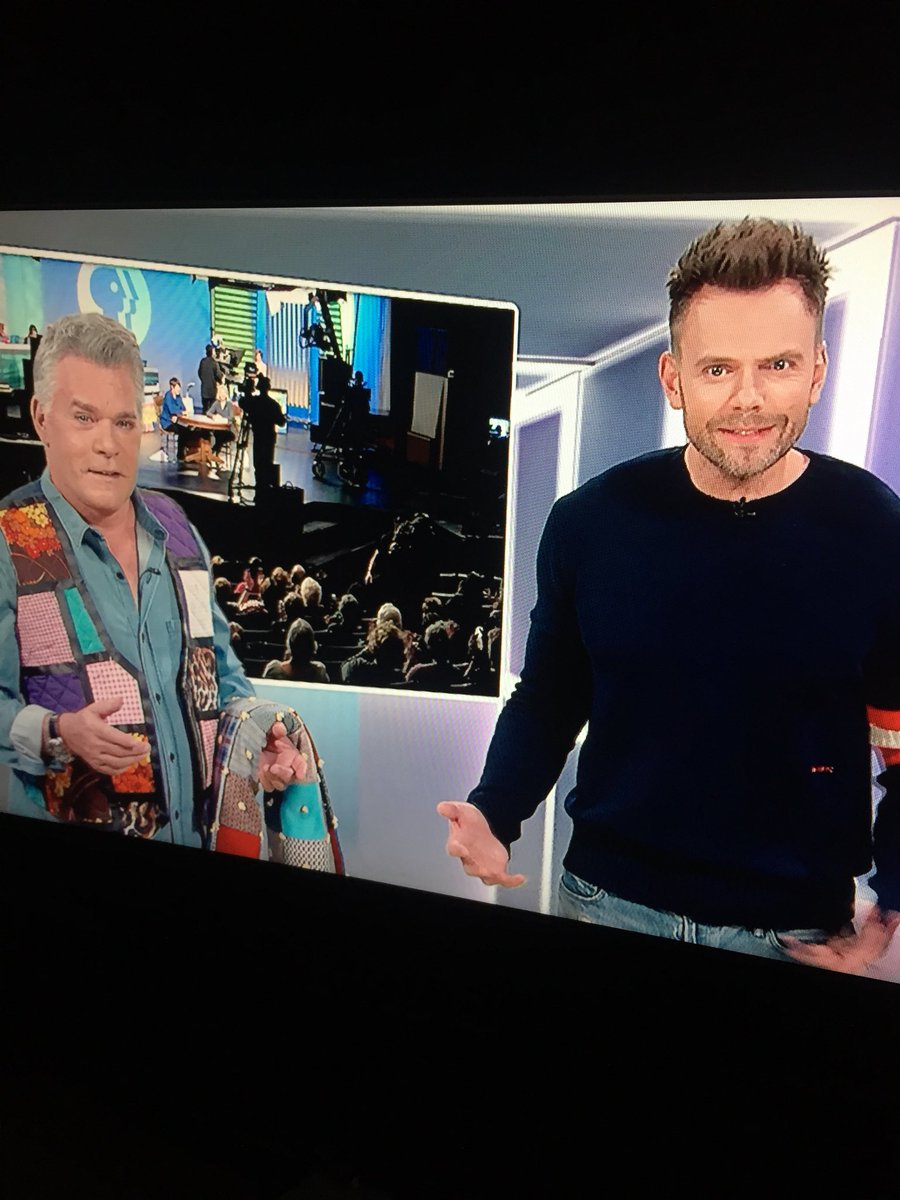 greyrabbitstop's tweet photo. Well who doesn’t love the art of #quilting @rayliotta Got round to binging @thejoelmchaleshow on #Netflix #powerofquilting https://t.co/t0yJbOTJbd