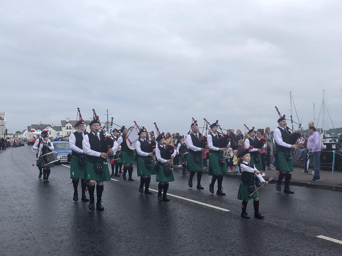 MMcIlveenDUP's tweet photo. A few of the bands out this evening @PortaferryGala - @ballygowanpipe @PortaferryAcc  and Cleland Memorial Pipe Band 🎶🥁 https://t.co/tSupCC1pMd