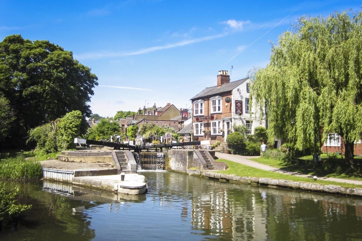 StylistMagazine's tweet photo. 15 of the best country pubs within reach of London https://t.co/jdgaDpmJXd #weekend #publunch #lunch #fridayfeeling https://t.co/1NTwFPmqs5