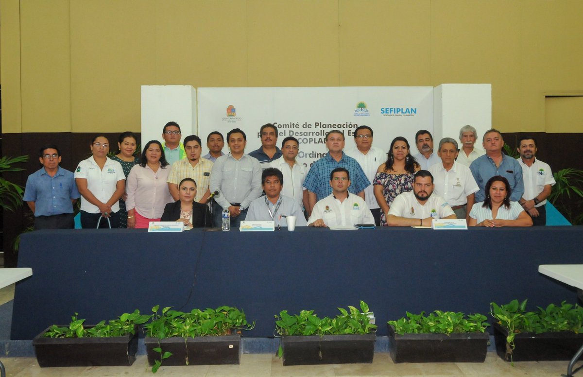 CAPAQRoo's tweet photo. 💧En #Chetumal, realizamos la 2da sesión ordinaria 2018 del Subcomité Institucional Hídrico de Calidad de CAPA, que forma parte del Comité de Planeación para el Desarrollo del Estado #COPLADE. Avanzando juntos en materia de agua potable,drenaje y saneamiento #Eje5  @CarlosJoaquin https://t.co/VuqdNdneVu