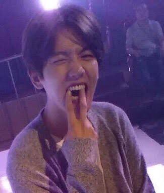 bekiyun92's tweet photo. Bangun wey nyubuh https://t.co/fngc8SntKU