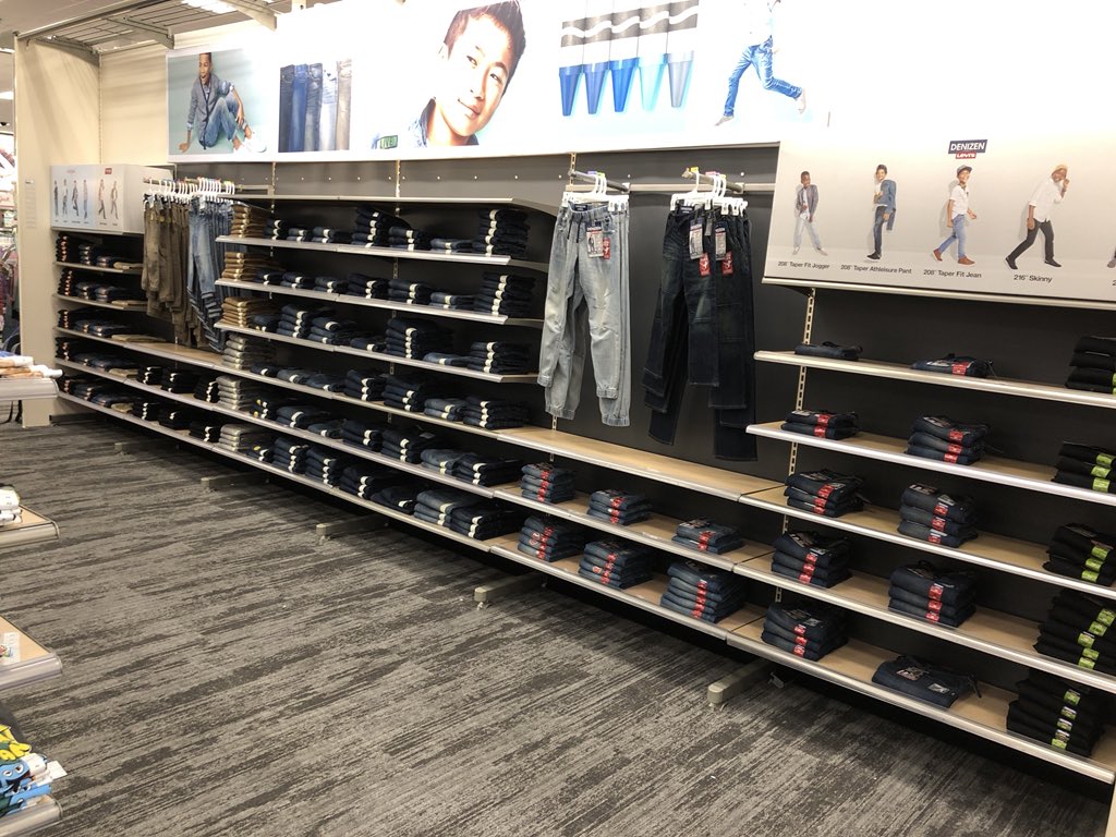 When @ColonJosian says its “viral twitter pic” worthy, you tweet those jean folds for the <a href="/TargetStyle/">Target Style</a> world to see! <a href="/mguraya9/">Manjot Guraya</a> <a href="/CourtneyDare_/">Courtney Dare</a> <a href="/kliving1993/">Kevin</a>