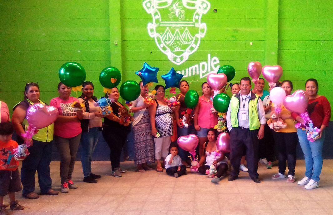 muniguate's tweet image. Curso de globoflexia en el Salón Municipal de la Arenera Parte Alta por parte de la Sub Dirección de áreas precarias. 

#GuatemalaValeLaPena 
#capacitaciones