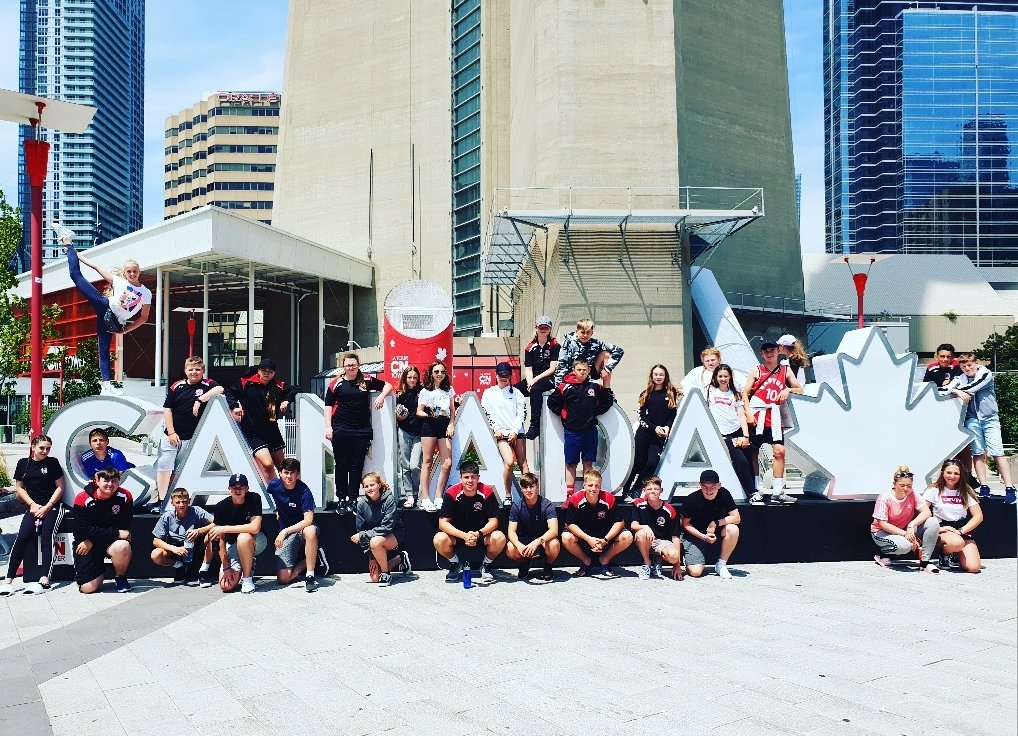 IDSHWB's tweet image. Our last photo before heading to the airport. It has been an absolute pleasure watching our pupils embrace this experience with a smile on their face. Each &amp;amp; everyone of them have been a credit to their parents &amp;amp; the school. Thank you for the memories @IDS3to18 #Canada2018