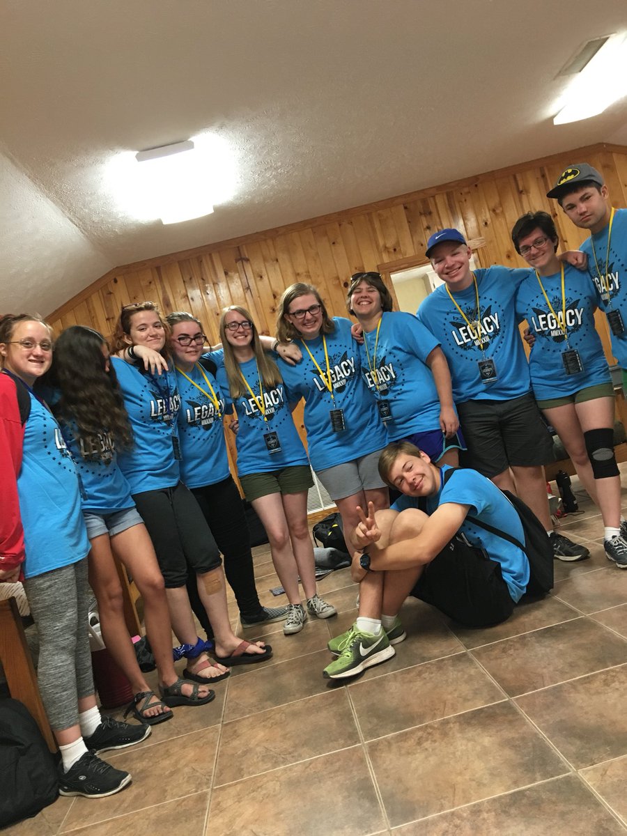 paige_hud's tweet photo. #flightweek2018 https://t.co/7PEa0YXVYO