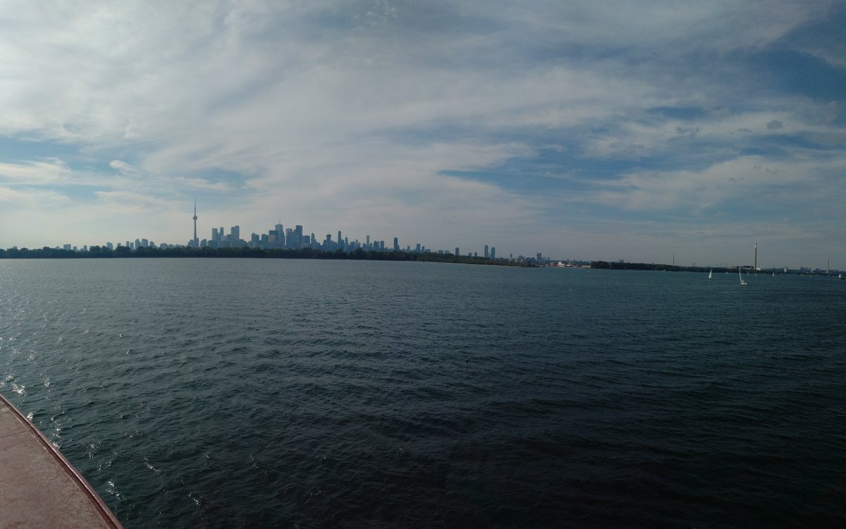 Matty5454's tweet photo. Making the approach to Toronto Harbour #algomasault https://t.co/zUpI4Hs2gm