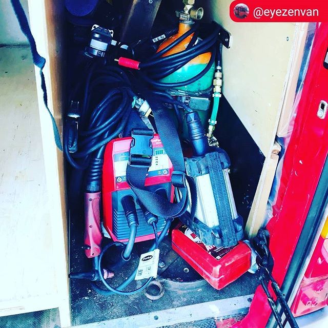 froniuswelding's tweet photo. #RepostSave @eyezenvan with @repostsaveapp ・・・ The battery welder that keeps on giving over and over and it fits in a little cavity behind our wheel well. #fronius #accupocket #accupocket150 #stick #tig #batterywelder #lithiumion https://t.co/T6MbuLaoP2 https://t.co/3v4aucyf7N