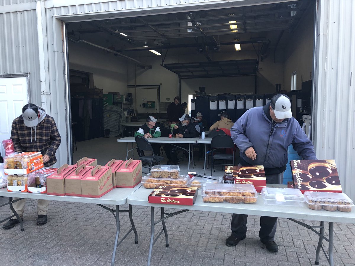 <a href="/HorsburghScott/">Scott Horsburgh</a> and <a href="/TurfPlantProd/">Plant Products Turf</a> were happy to help the turf team at Osprey Valley fuel up after morning preparations on Thursday and carbo-load before Friday morning got underway during the <a href="/PGATOURCanada/">PGA TOUR Americas</a> Osprey Valley Open. The Osprey Turf Team is crushing it this week.