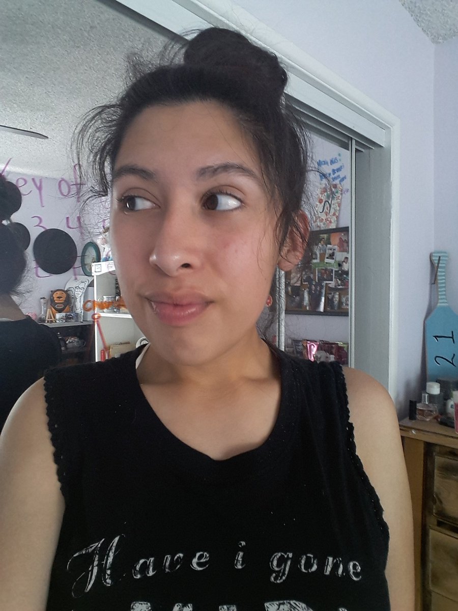 autumnsolis18's tweet photo. i look insane &amp; im digging it 🤙 https://t.co/VcEukUVWgb