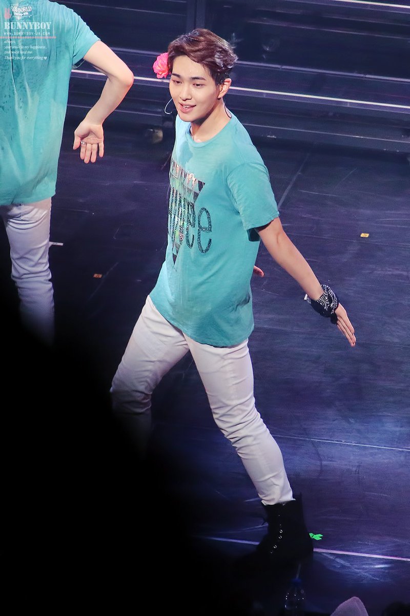 nd_medhat's tweet photo. #진기 #SHINee #OnewTime to me he is effortlessly beautiful I just love him ❤❤❤❤❤ I always feel grateful to him no matter what & I'll always ALWAYS feel thankful because he brought me here & opened my eyes into new world called SHINee World (that's cheesy 😅) #사랑해요 https://t.co/ZZA9q0PBFq