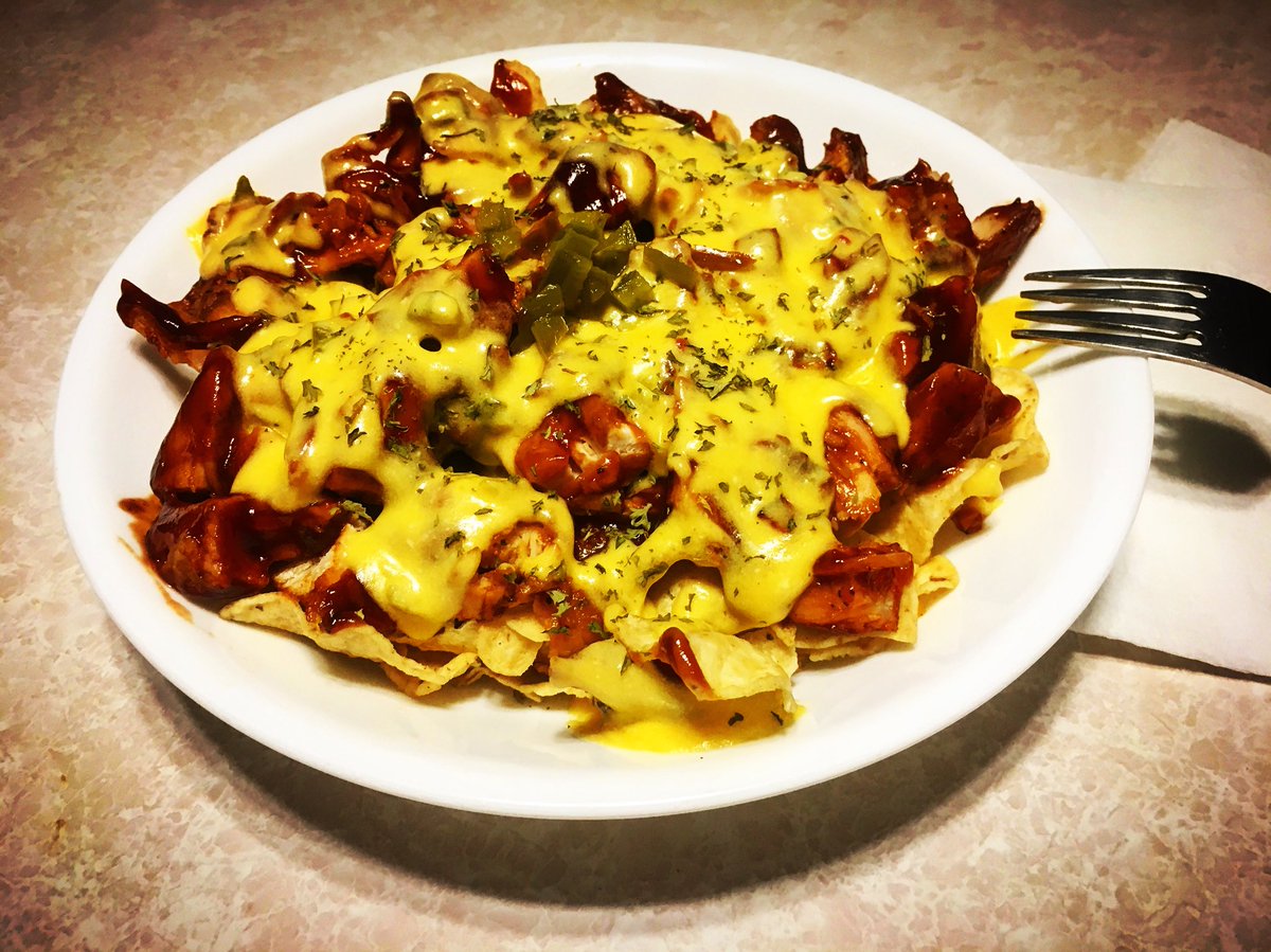 cmstone2's tweet photo. BBQ chicken nachos w/jalapeños&amp;bacon* #dericious #bombdotcom https://t.co/ntKoMWNKhJ