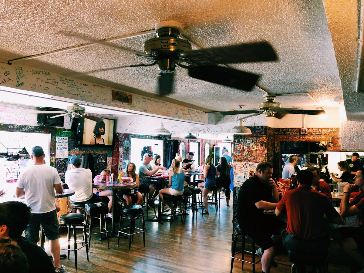 TheCoug_'s tweet photo. Summer season in full swing ⚾️🍔🍟🍻😊 #openallsummer #pullmanallsummer https://t.co/oNmoiUdoNo