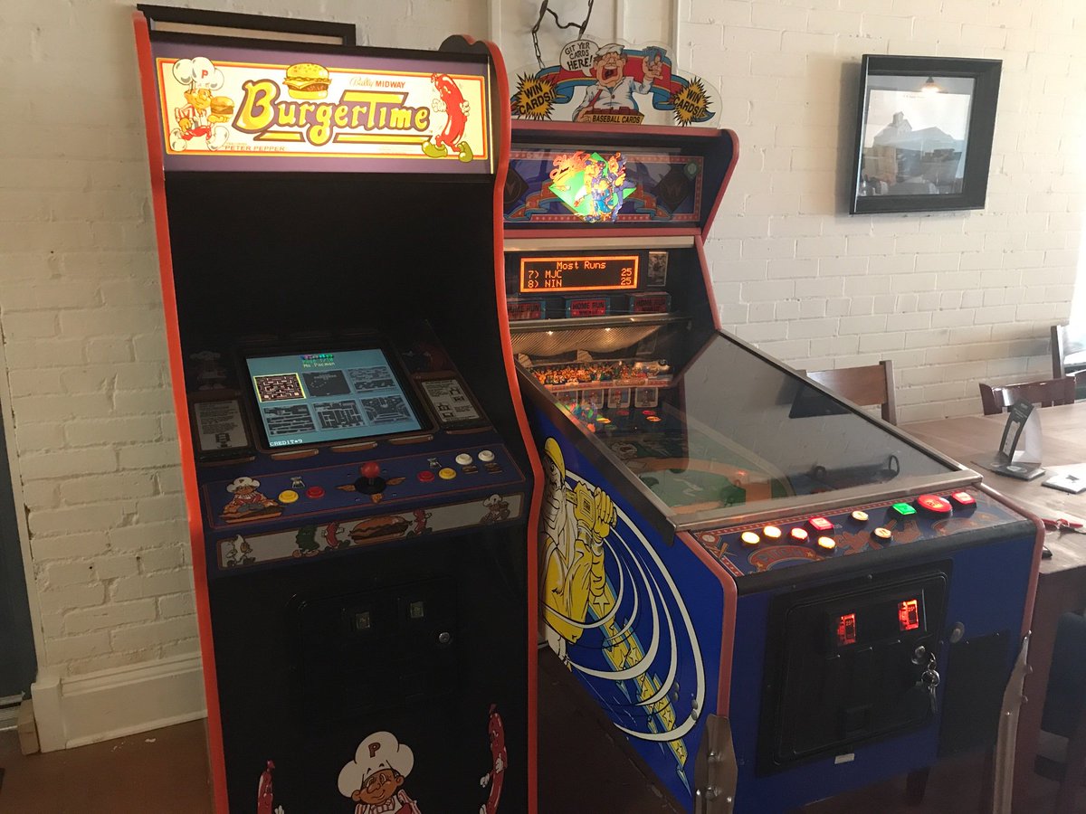 Pinball and Super Mario in the house!
<a href="/JacksRunBrewing/">Jack's Run Brewing</a> <a href="/craftbeer/">Craft Beer</a> <a href="/bOneLoudoun/">b One Loudoun</a> @BrewLoCo <a href="/Purcellville10/">Purcellville</a> <a href="/pinball/">Michael Clemons</a>