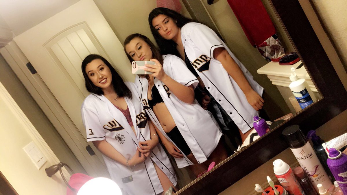 kaydeebeets13's tweet photo. Missing my nac family big time today 🙁 #somenotpictured https://t.co/2fFiR6oeIH