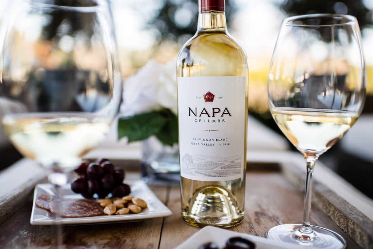 Soaking in the last bits of sunshine with some Sauvignon Blanc is the perfect way to go into the weekend.