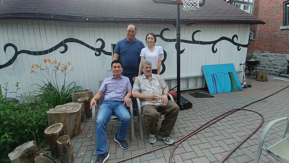 LeeLab_uOttawa's tweet image. Enjoyed in a party in place of Dr. David Sankoff, a Canada Research Chair I in Mathematical Genomics. He is an excellent cook too.