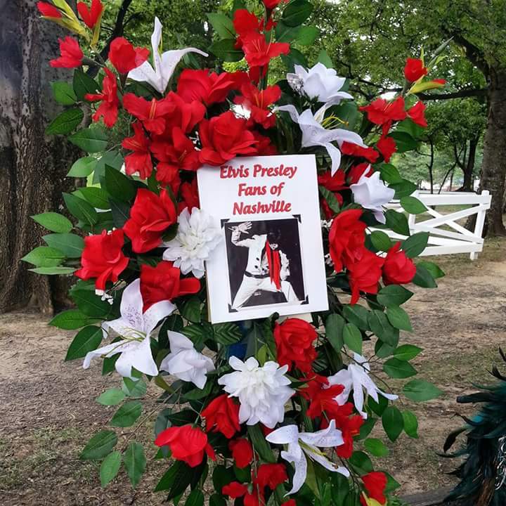 EPNashvilleFans's tweet photo. ELVIS WEEK 2018 FLOWERS &amp; ST. JUDE DONATION

Elvis Presley Fans of Nashville, has had a floral tribute in Elvis' memory in the Mediatation Garden at Graceland for years at Elvis Week. We also make a yearly donation to St. Jude.

PayPal: info@elvispresleyfansofnashville.com https://t.co/IoxELpFzOa