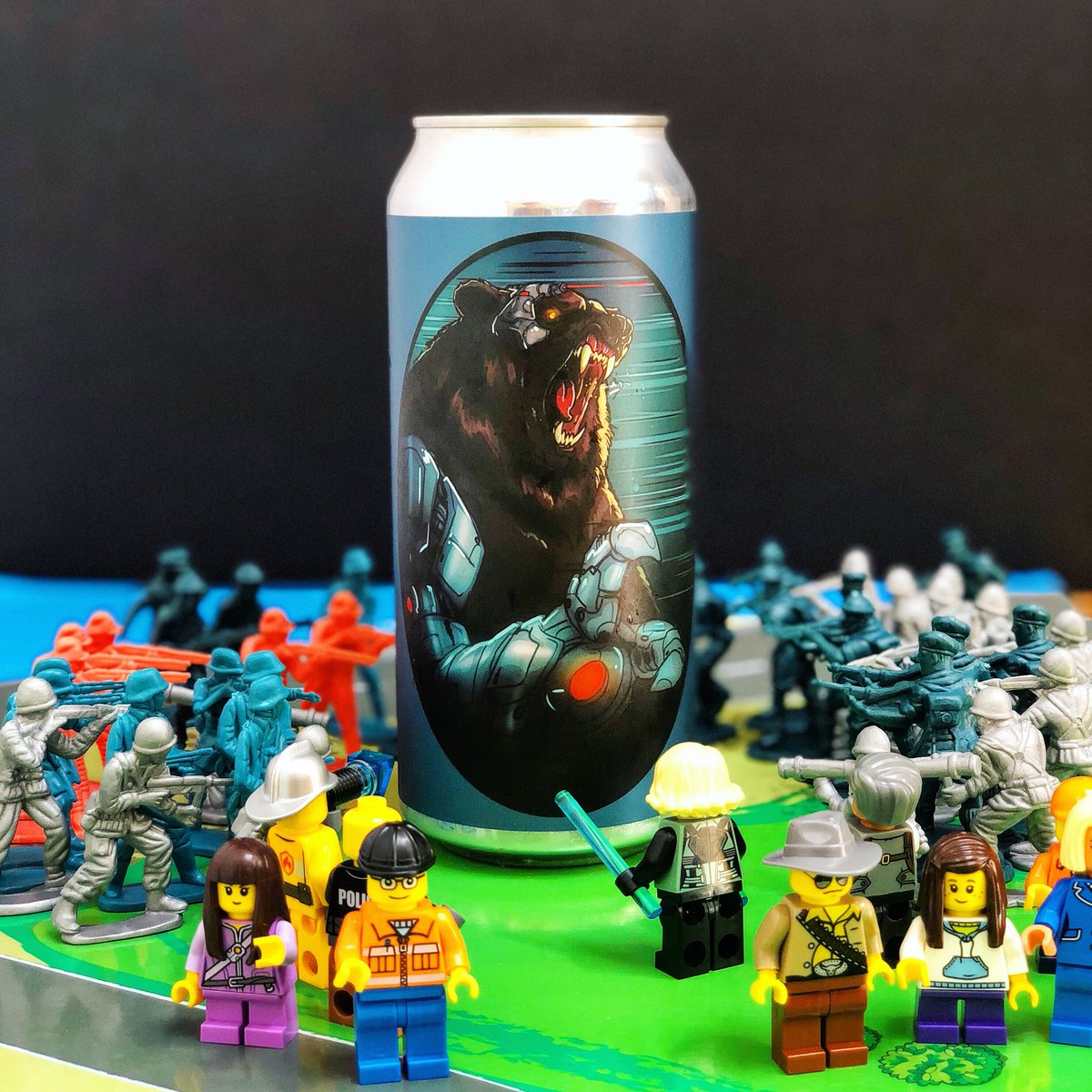 Dinners_Dunn's tweet photo. I need to thank my son for helping me set the staging for this great can &amp; #beer. #lego @cibrewing created this #AmericanBlondAle Caution to the Wind. This had a fantastic blend of flavors; brewed with coffee, vanilla, cinnamon and lactose. #Cheers 🍻 #FridayMotivation #weekend https://t.co/m6tT1hLdJ4