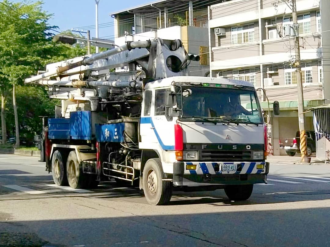 コンクリートポンプ車