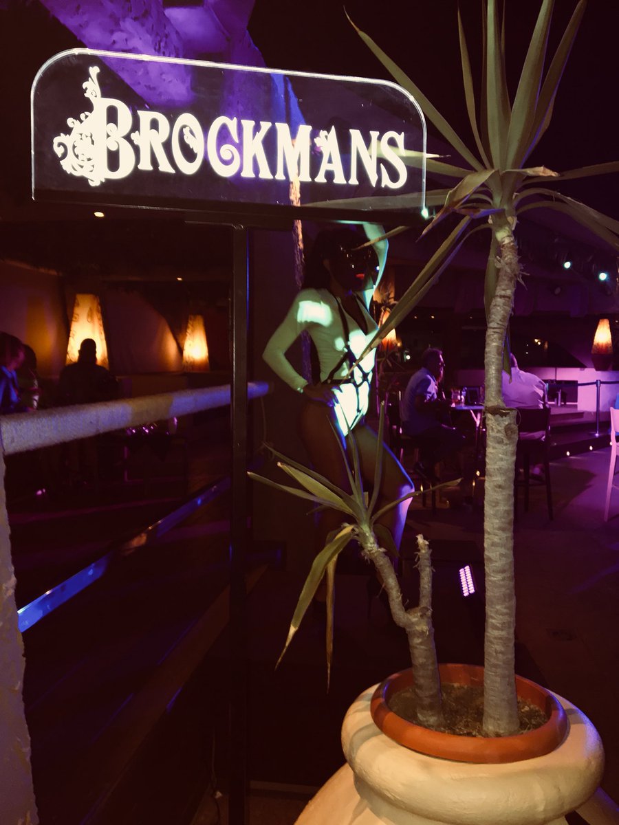 Luca__bonsi's tweet photo. Flúor Dancer in the Dark ...  #Brockmans Night ... ahora ... en #Aquaoceanclub Gran Canaria ! https://t.co/V1SW1OO4Ph