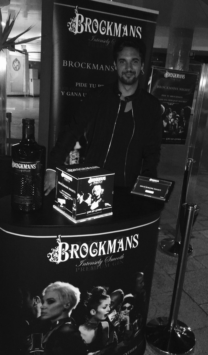 Luca__bonsi's tweet photo. Nuestro “Guardián” Airam solo premia a los valientes ... #Brockmansgin Night ahora en #Aquaoceanclub Hran Canaria https://t.co/IE7FtzOP2s