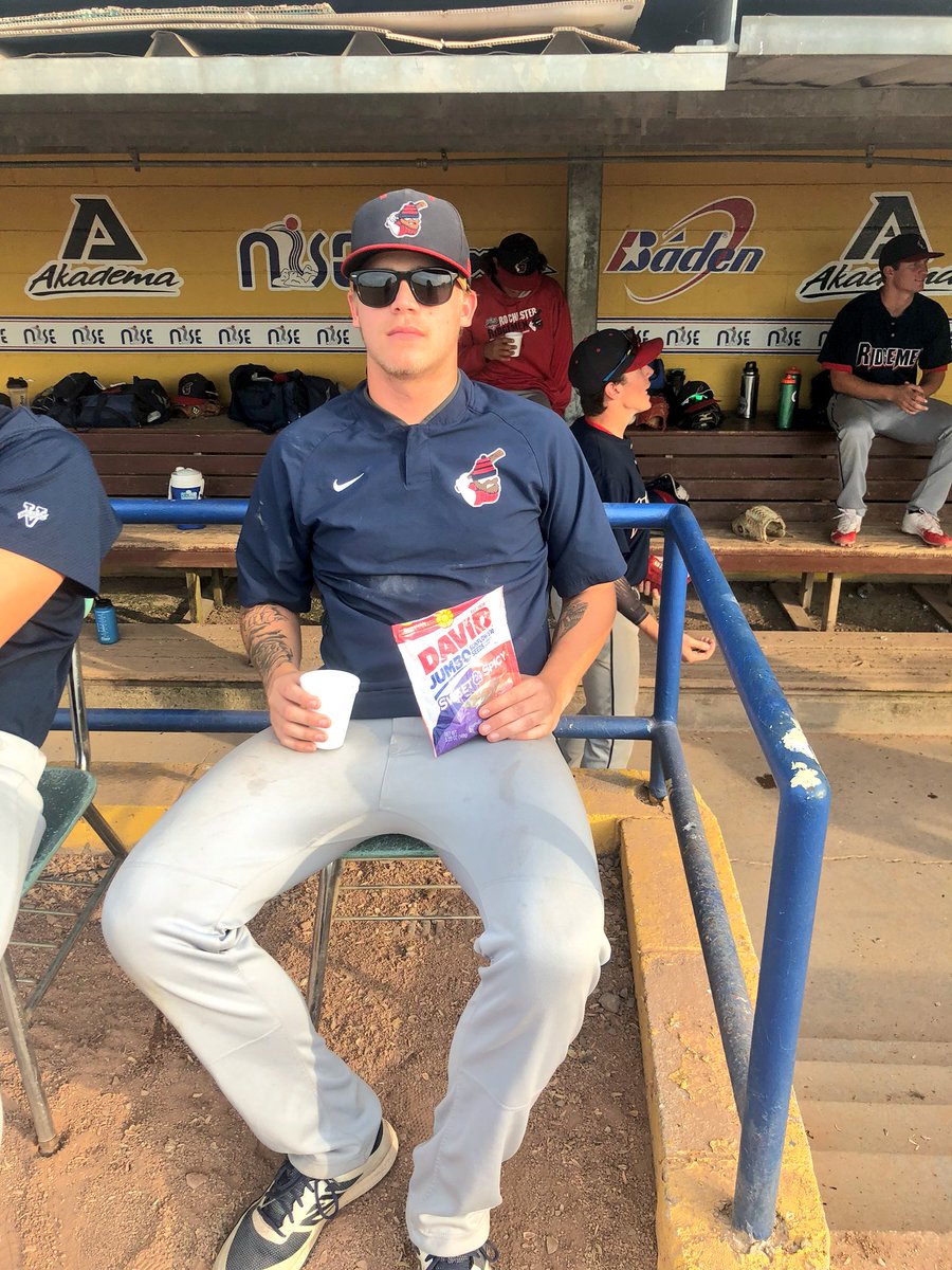 theridgemen's tweet photo. @__chris27 going for the #perfectsit during tonight’s game. https://t.co/vjNfcLQqNB