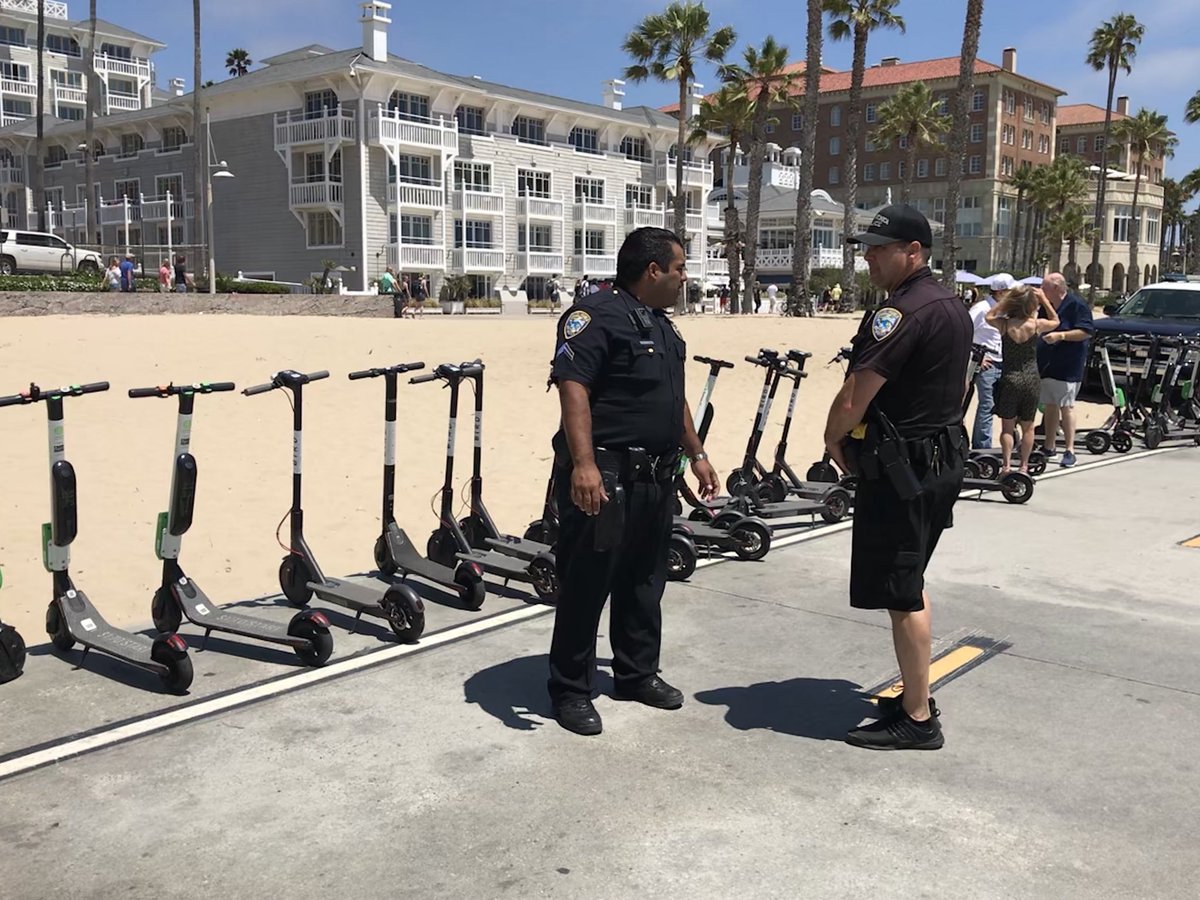 davidevansLA's tweet photo. Santa Monica Police confiscated 100 #scooters today near the pier. It is illegal to ride scooter on the bike path. Also illegal to ride scooter without a helmet. https://t.co/cVceOStToF