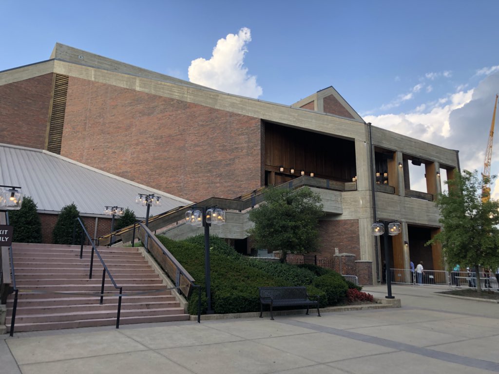 gingerjonathan's tweet image. Celebrating my first time seeing “the show that made country music famous!” 🤠 #grandoleopry #nashville #opry Sec 5 Row F Seat 5