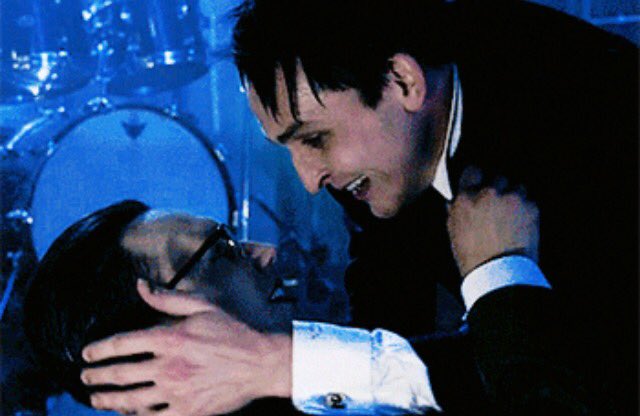 Emily86580253's tweet photo. *cries* @Gotham @GothamTVWriters #nygmobblepotseason5 #SaveGotham https://t.co/HVBpVWglHv