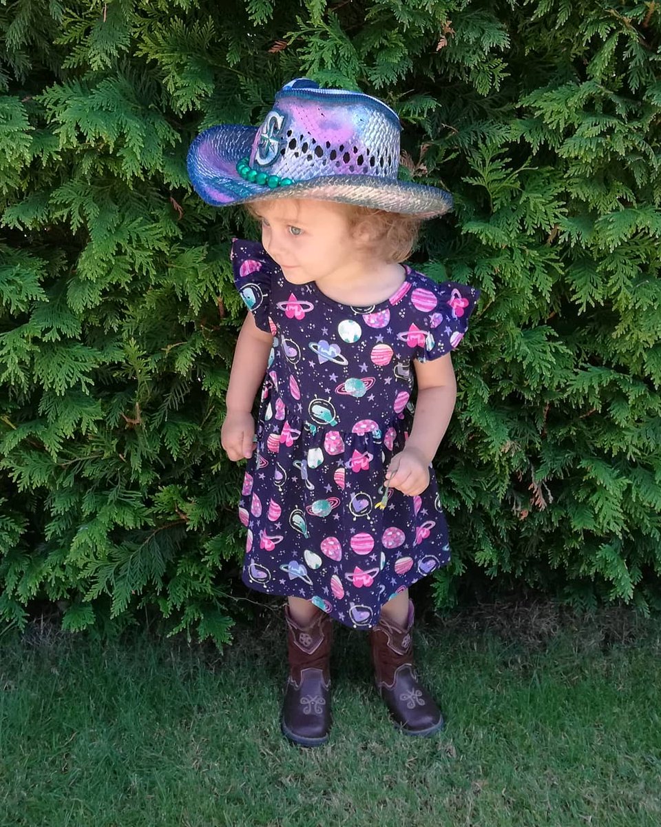 haveBIGdreams's tweet photo. My niece Sutton turns 2 tomorrow but we're getting the part starting early, so she's rockin' her new cowboy boots with her @Mariners @FanHatics hat!
#FuncleAaron 🤟🤠🎉💅 https://t.co/2thlu7Iua4