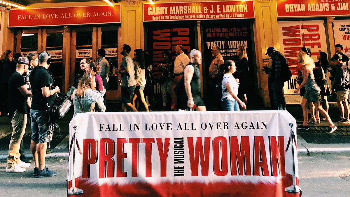 PrettyWoman's tweet image. It’s a beautiful night to get swept off your feet. #PrettyWomanTheMusical #FirstPreview