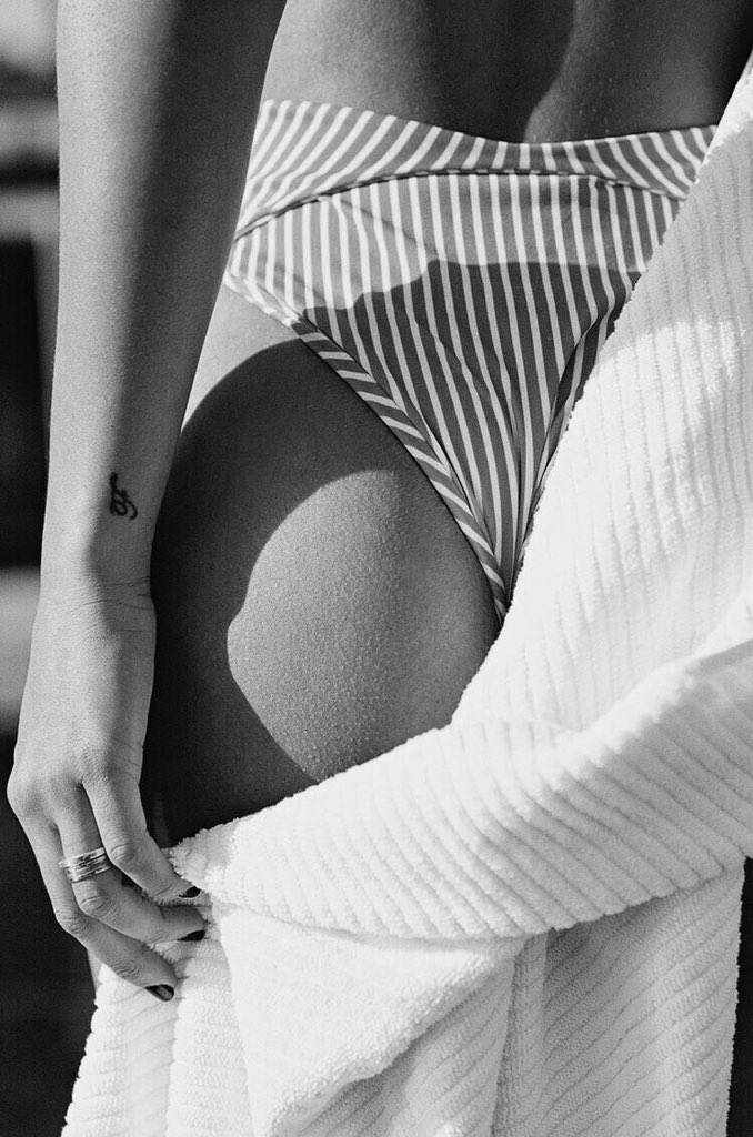 A mulher pode ser nobre como uma rosa ou bela como uma fada... mas não será poderosa, enquanto não for amada.