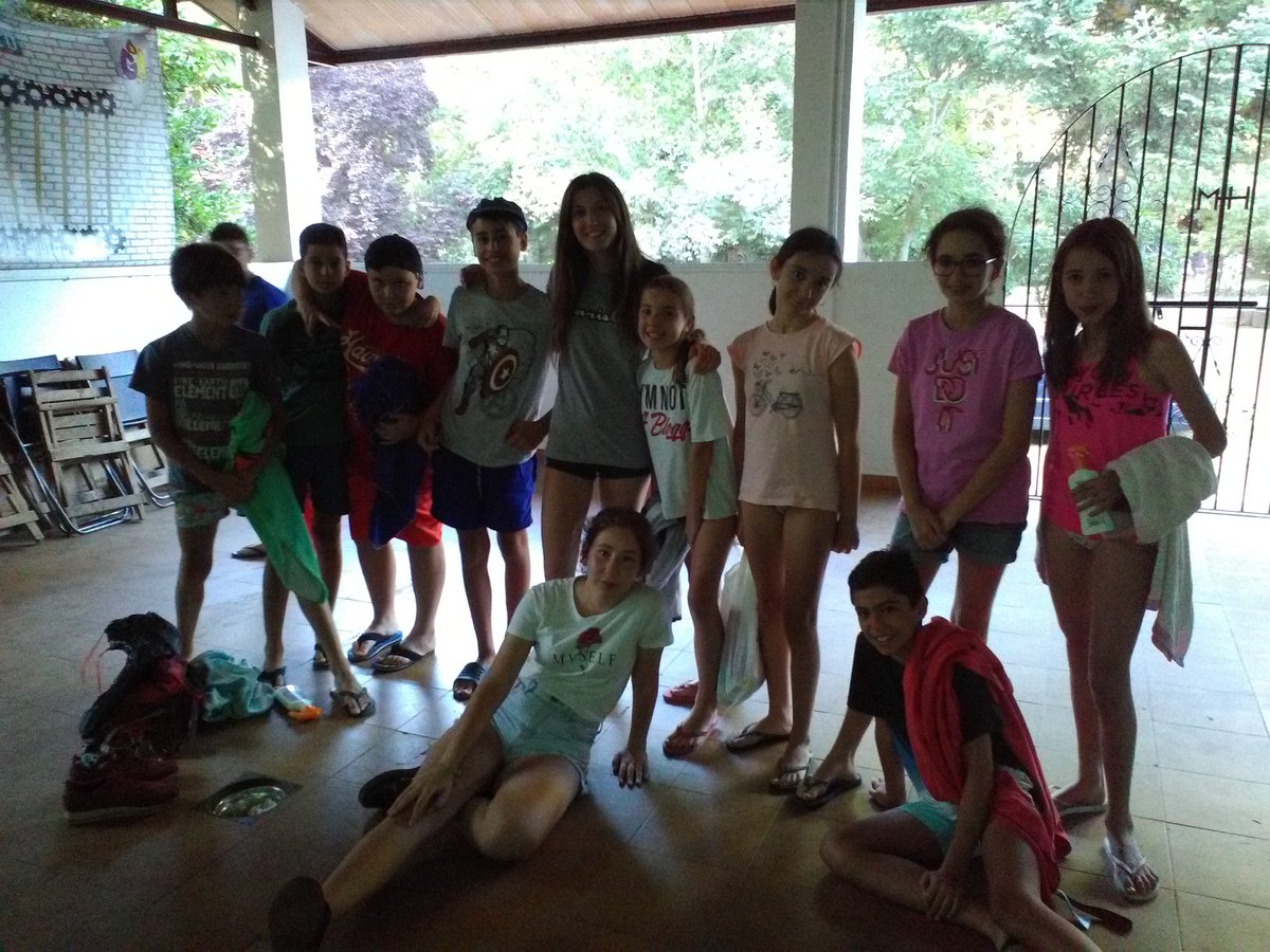 (4) Vaya emoción!! La zona3 comenzó ayer su #CampamentoDeLaAmistad , una Escuela de Caballeros para el reino de Lady Mariam y el Rey Chispón. Estos son los grupos de aprendices
