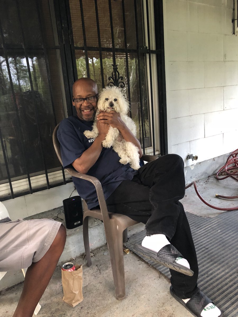 chycookie's tweet photo. My Uncle Mike wanted me to share these pictures and tell everybody he’s stupid so...🤷🏾‍♀️😂😂 https://t.co/au4BrVQJ6K